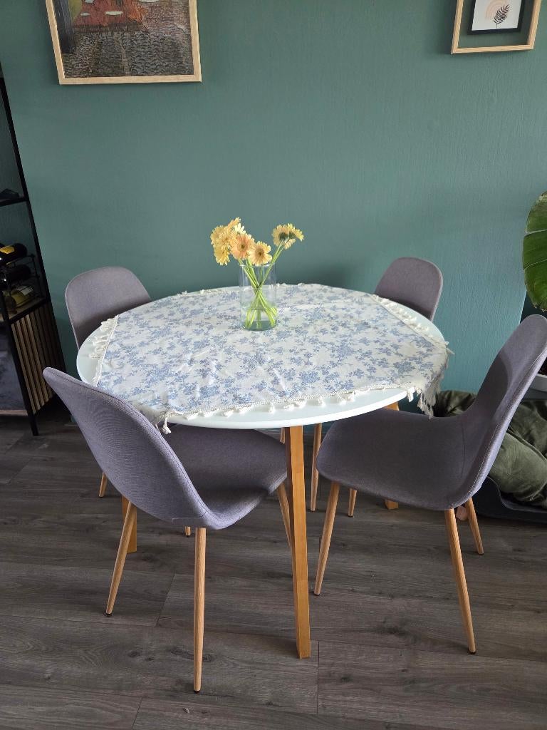 Jysk eettafel / dining table, Huis en Inrichting, Tafels | Eettafels, Ophalen, Overige materialen, Rond, Zo goed als nieuw