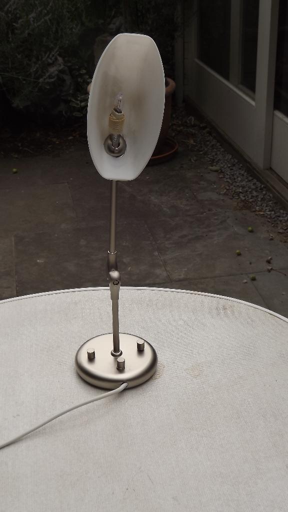 Metalen wandlamp met witte kap, Ophalen of Verzenden, Gebruikt