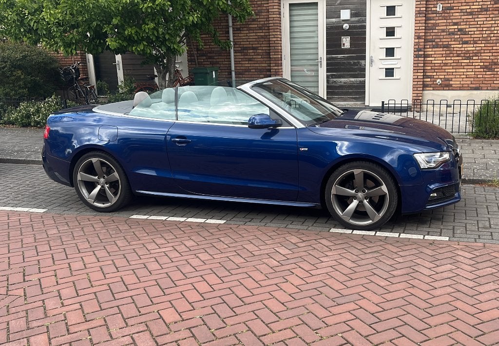 Audi A5 1.8 Tfsi 130KW Cabrio Multitr. 2015 Blauw, Auto's, Audi, 4 cilinders, Cabriolet, Grijs, Particulier
