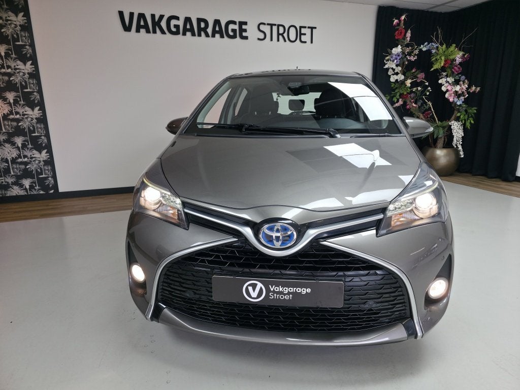Toyota Yaris 1.5 Hybrid Dyn.| volldeal.oh.+ bkje | leer | ke, Automaat, Dealer onderhouden, 4 cilinders, 1070 kg