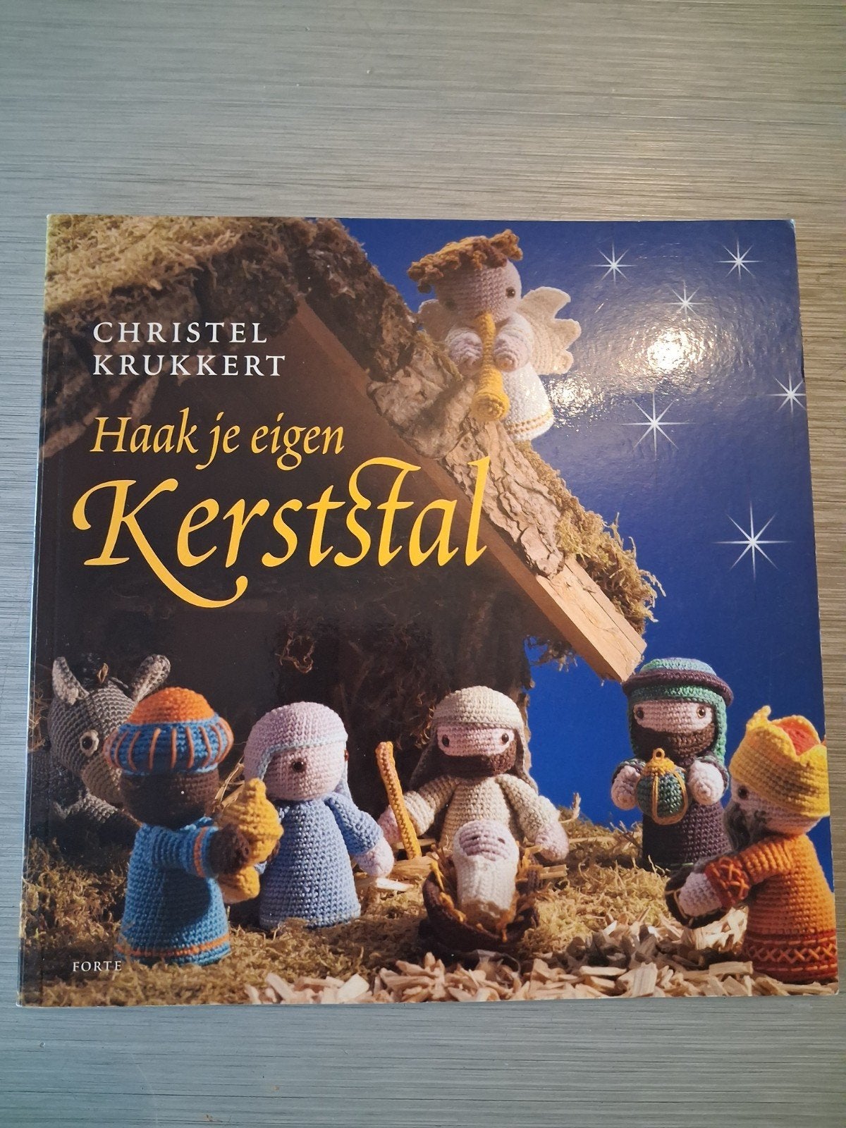 Haak je eigen Kerststal - Christel Krukkert, Ophalen of Verzenden, Zo goed als nieuw, Breien en Haken, Christel Krukkert