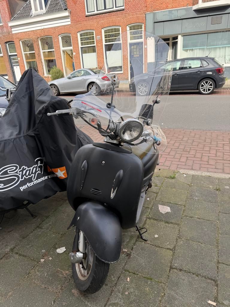 Retro 50 cc scooter - Lees beschrijving, Fietsen en Brommers, Scooters | Overige merken, Ophalen, Gebruikt, Maximaal 45 km/u, Benzine