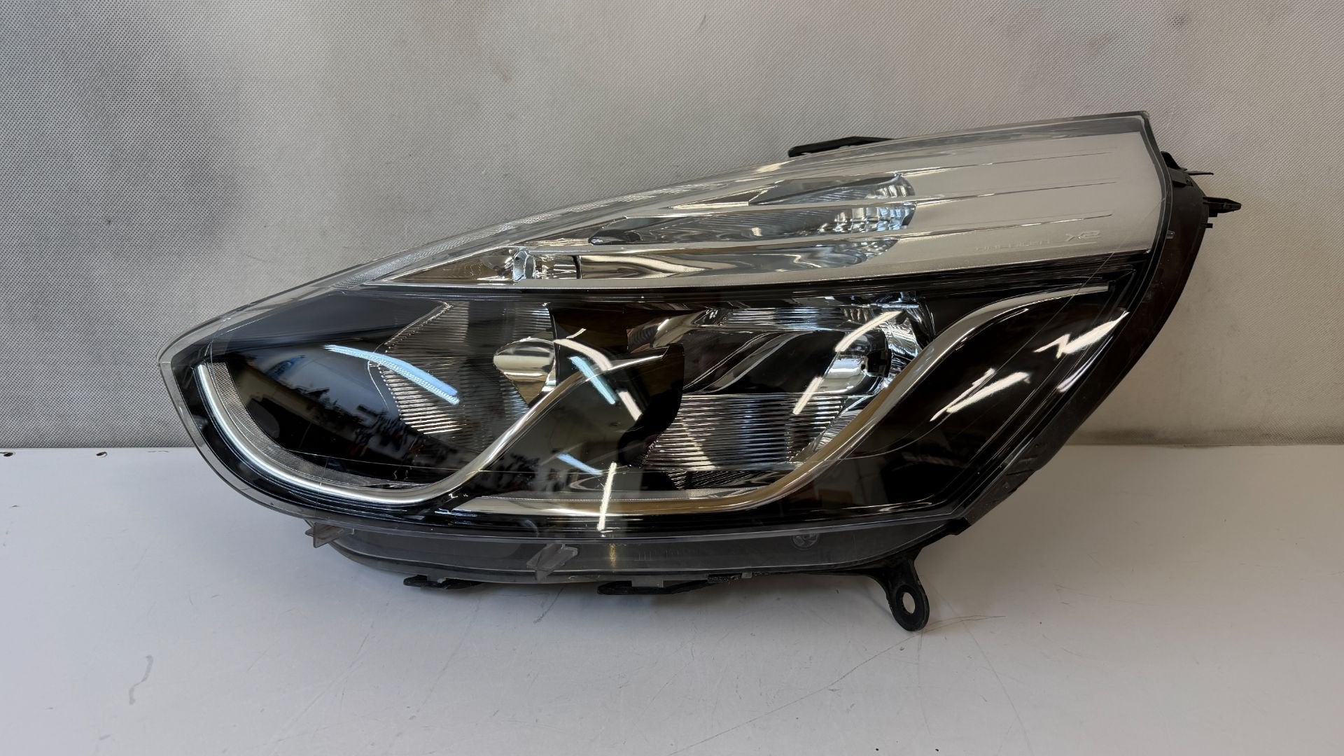 links koplamp RENAULT CLIO IV 4 260601850R (X)