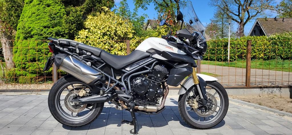 Triumph Tiger 800 (2012) - Parelmoer Wit - Topstaat, Motoren, Motoren | Triumph, Particulier, Toermotor, meer dan 35 kW, 3 cilinders