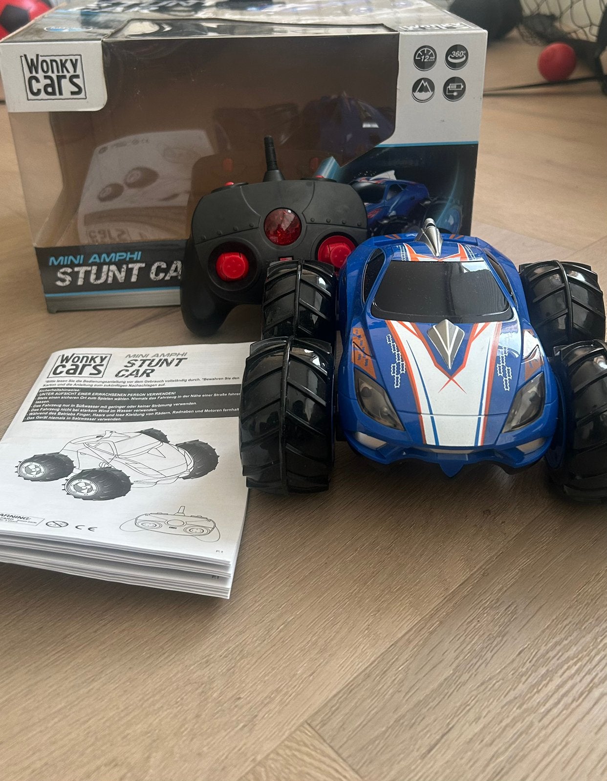 Wonky Cars Mini Amphi Stunt Car - Land & Water RC Auto, Elektro, Verzenden, Auto offroad, Zo goed als nieuw