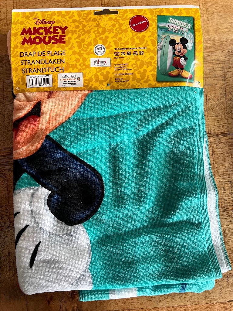 Disney badhanddoek 70x140, Verzamelen, Disney, Ophalen of Verzenden, Overige figuren, Nieuw, Kleding of Textiel