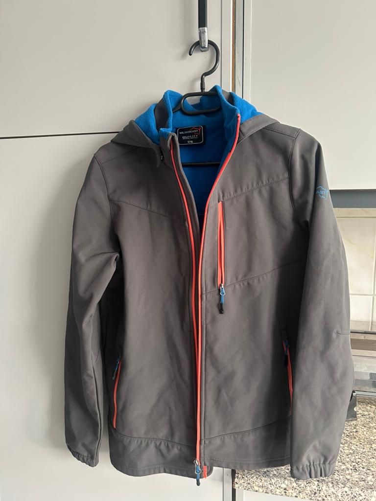 Jongens jas 176. Wild beasd. Niet gratis, Ophalen of Verzenden, Zo goed als nieuw, Maat 46 (S) of kleiner, Blauw