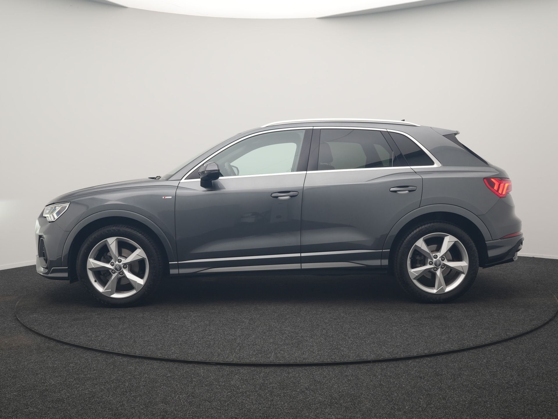 Audi Q3 35 TFSI S Line Pro Line S 150pk | Trekhaak | Cruise, Auto's, 4 cilinders, 150 pk, Verwarmde buitenspiegels, Leder en Stof
