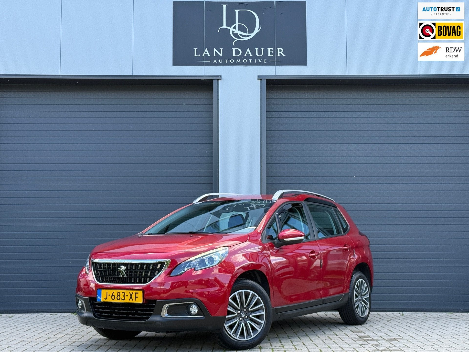 Peugeot 2008 1.2 PureTech Allure / AUTOMAAT /STOELVERWARMING, 450 kg, Gebruikt, Euro 6, 1199 cc