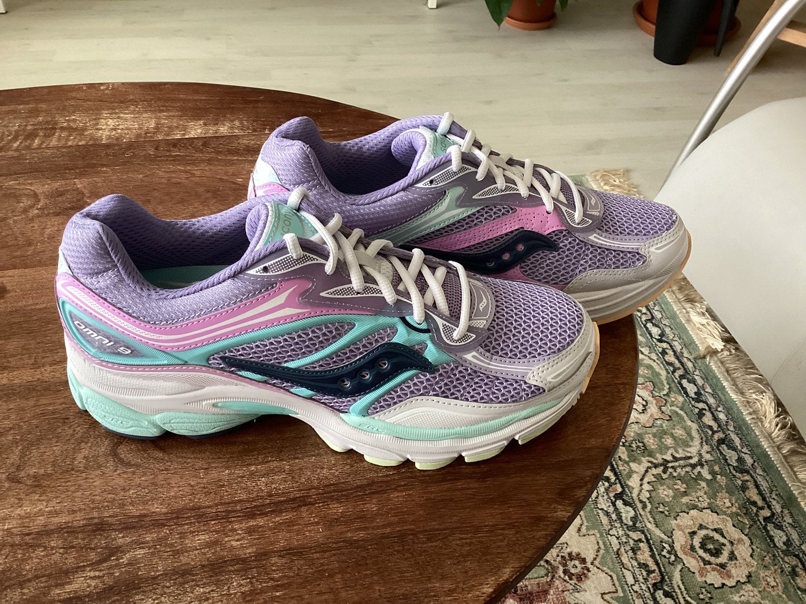 Saucony Progrid Omni 9 Wisteria Blue Glycine Blue Maat 42,5, Ophalen of Verzenden, Nieuw, Blauw, Sneakers of Gympen