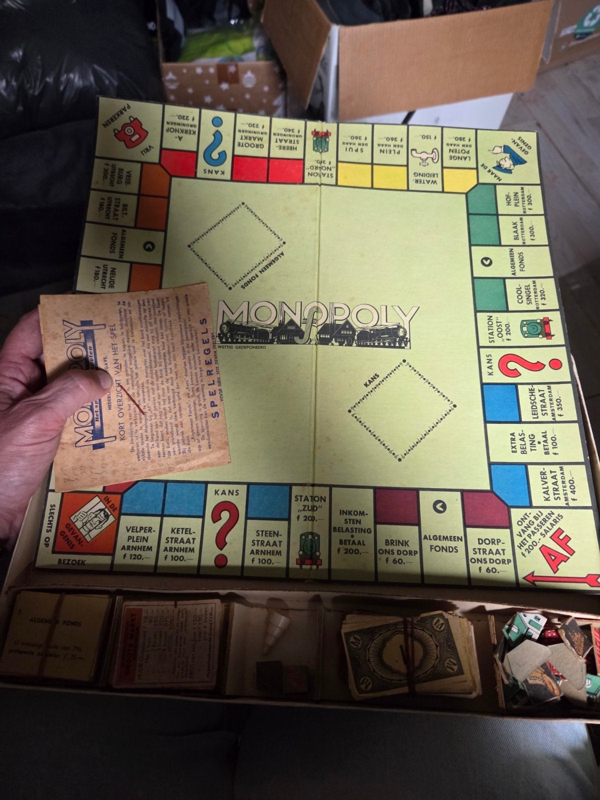 2x vintage Monopoly Junior Nederlands Uitgave Bordspel, Hobby en Vrije tijd, Gezelschapsspellen | Bordspellen, Drie of vier spelers