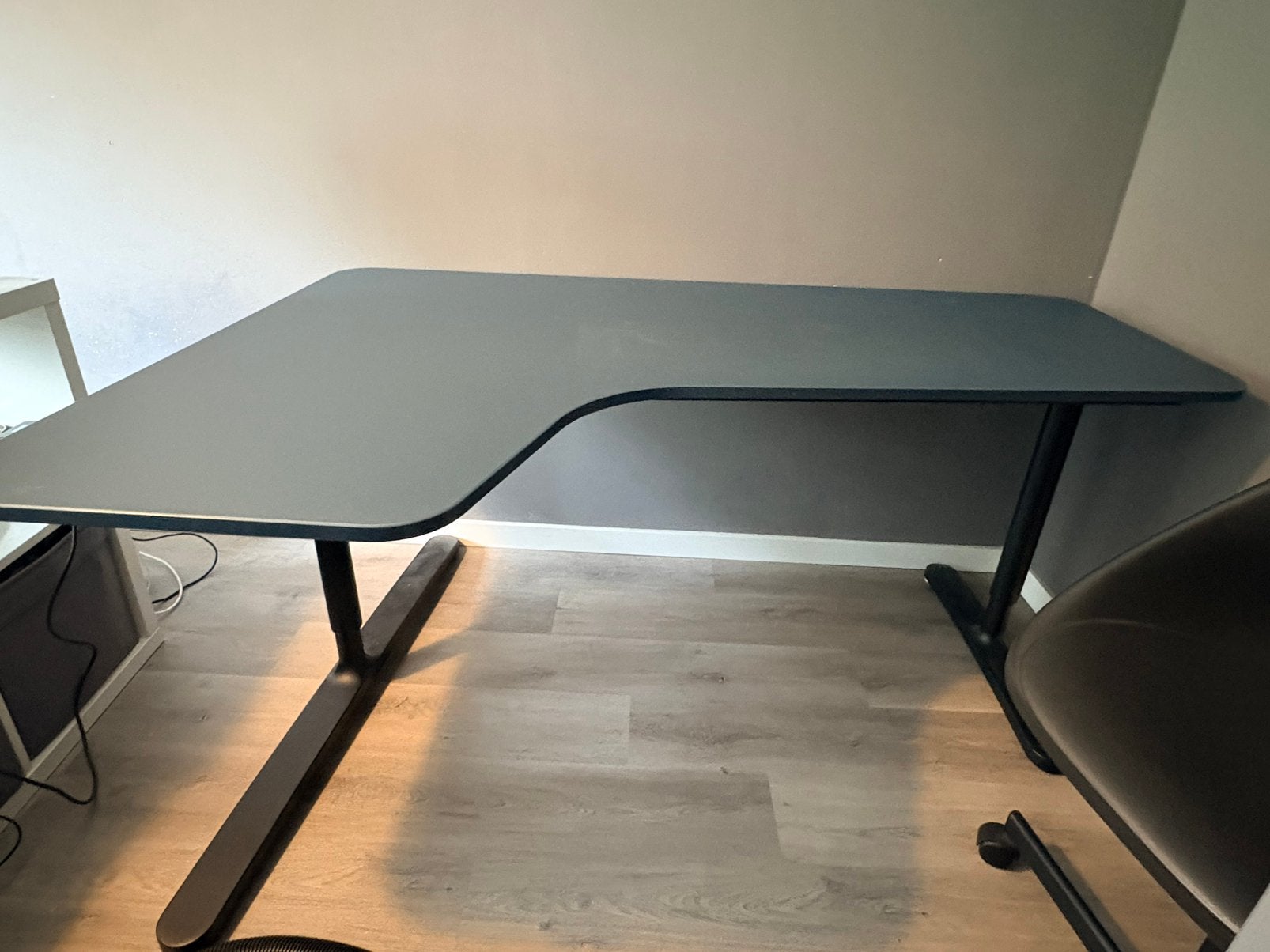 Hoekbureau donkerblauw Ikea Berkant, Ophalen, Hoekbureau, Zo goed als nieuw, IKEA