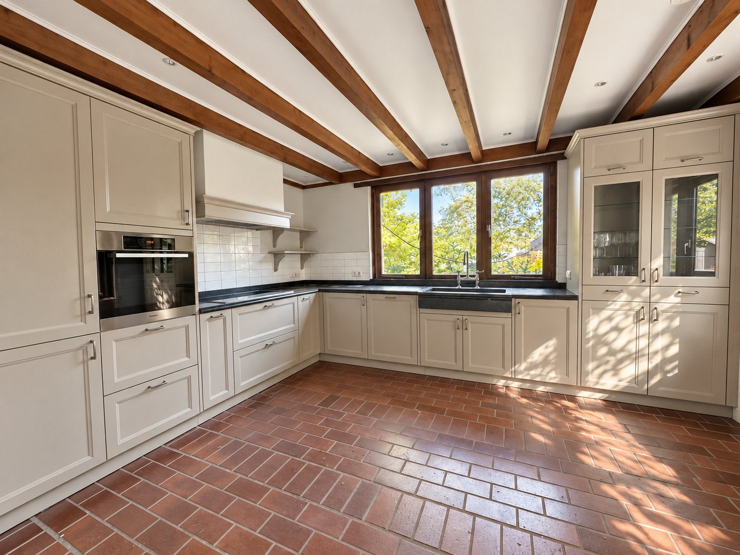 Wauw! landelijke klassieke keuken–hout, natuursteen, Miele, Ophalen, Gebruikt, Overige kleuren, Hoekkeuken