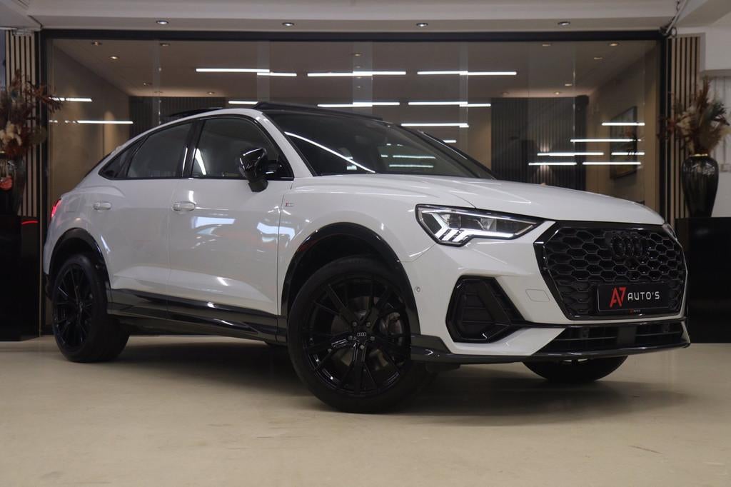 Audi Q3 Sportback 45 TFSI e S Edition 3X S-Line /PANO/KEYLES, Gebruikt, Zwart, Leder en Stof, Wit