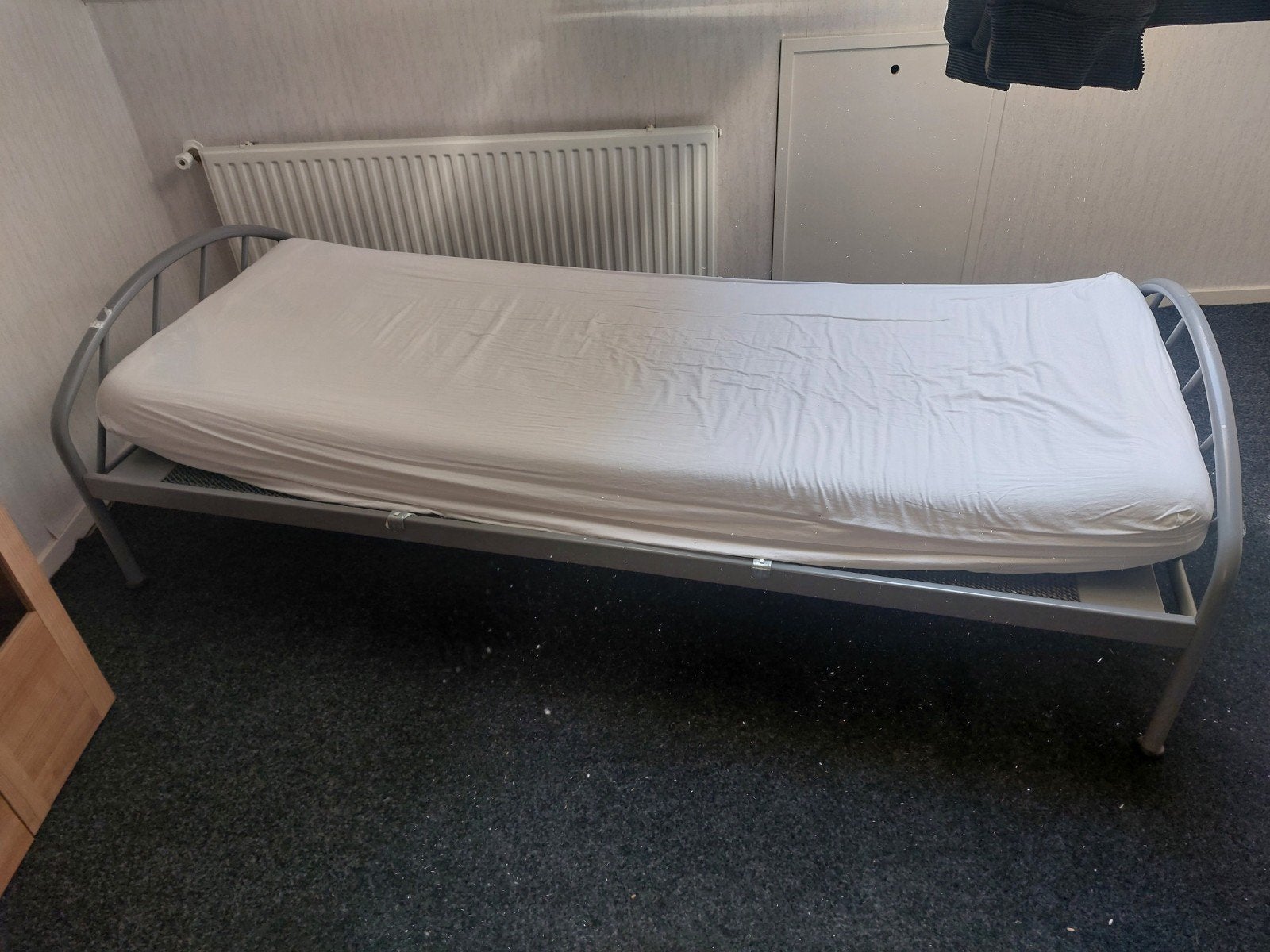 metalen bed met auping bodem en matras, Huis en Inrichting, Ophalen, Eenpersoons, 90 cm