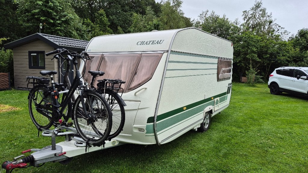 Chateau Calista 443C Caravan zeer compleet met Airco!, Schokbreker, Chateau, Dwarsbed, Treinzit