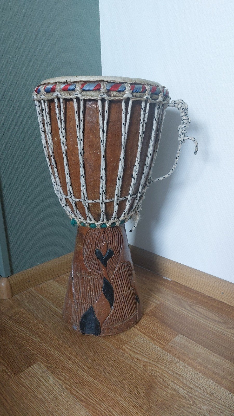 Djembe.., Ophalen