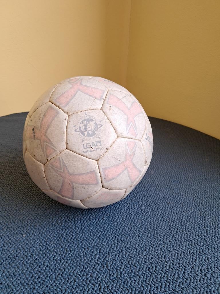 Gebruikte voetbal - Ideaal voor training, Ophalen of Verzenden, Gebruikt, Bal