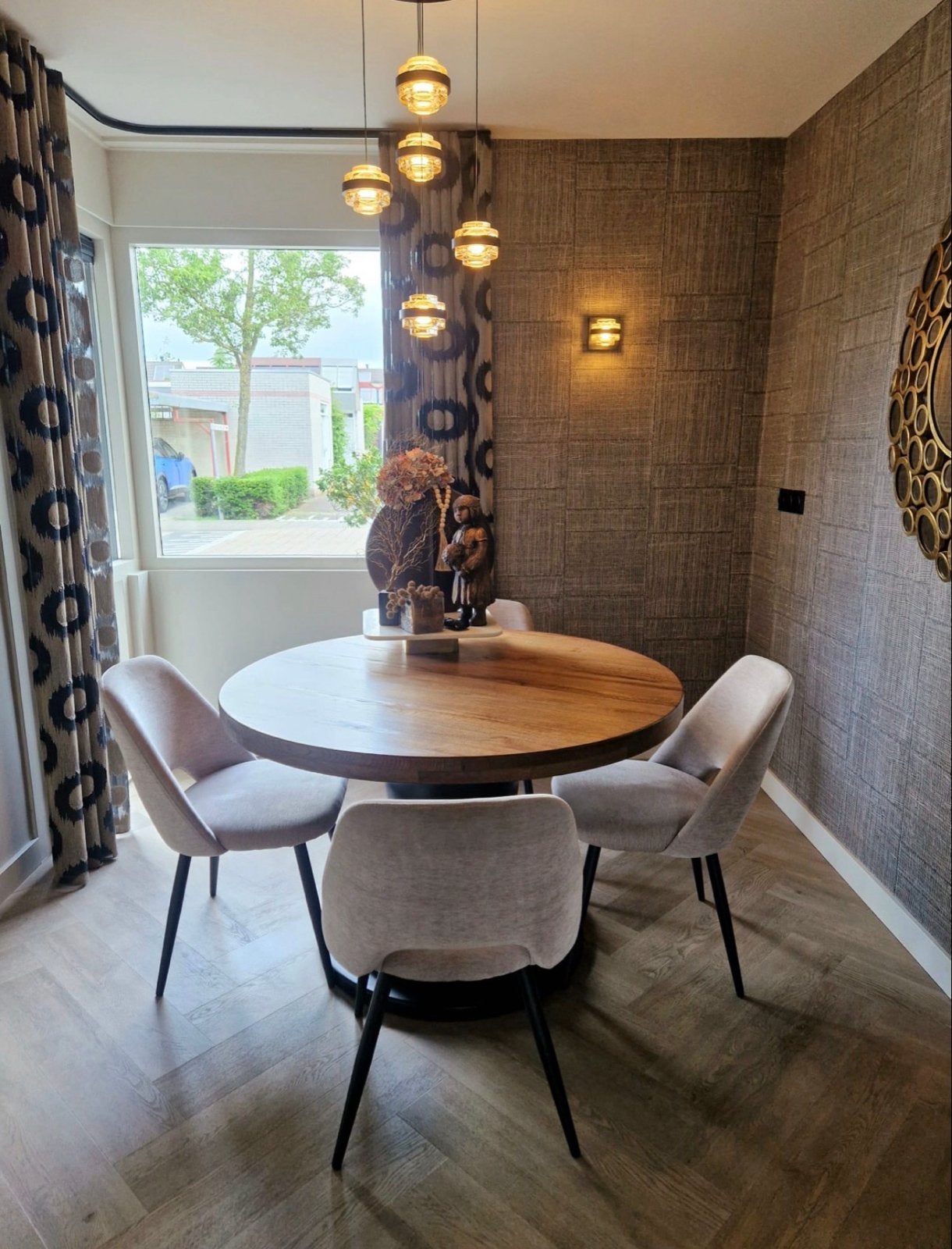 Moderne ronde eettafel met 4 stoelen (120 doorsnede), Ophalen, 100 tot 150 cm, Rond, Zo goed als nieuw