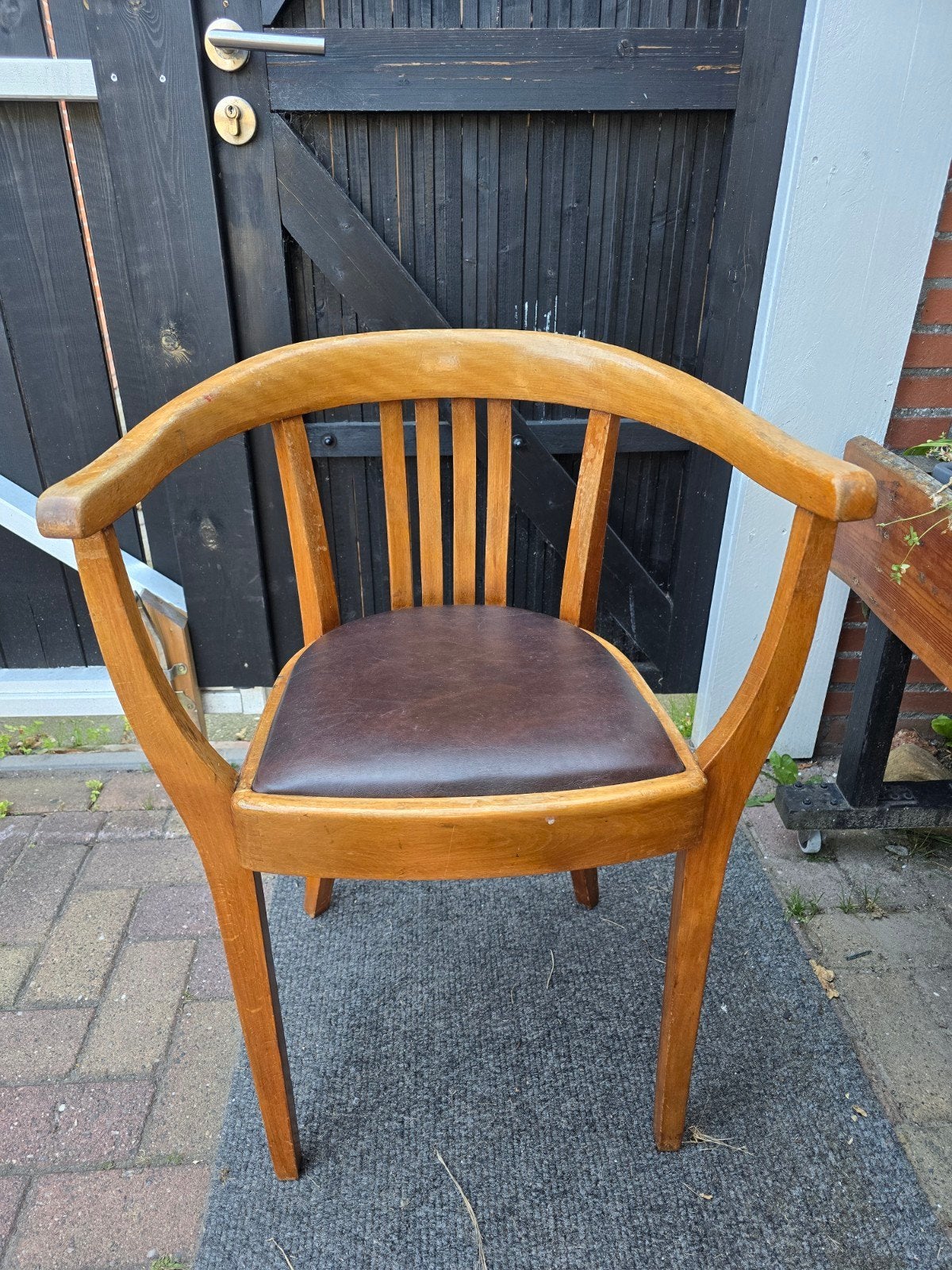 Vintage houten stoel met leren zitting, Antiek en Kunst, Ophalen