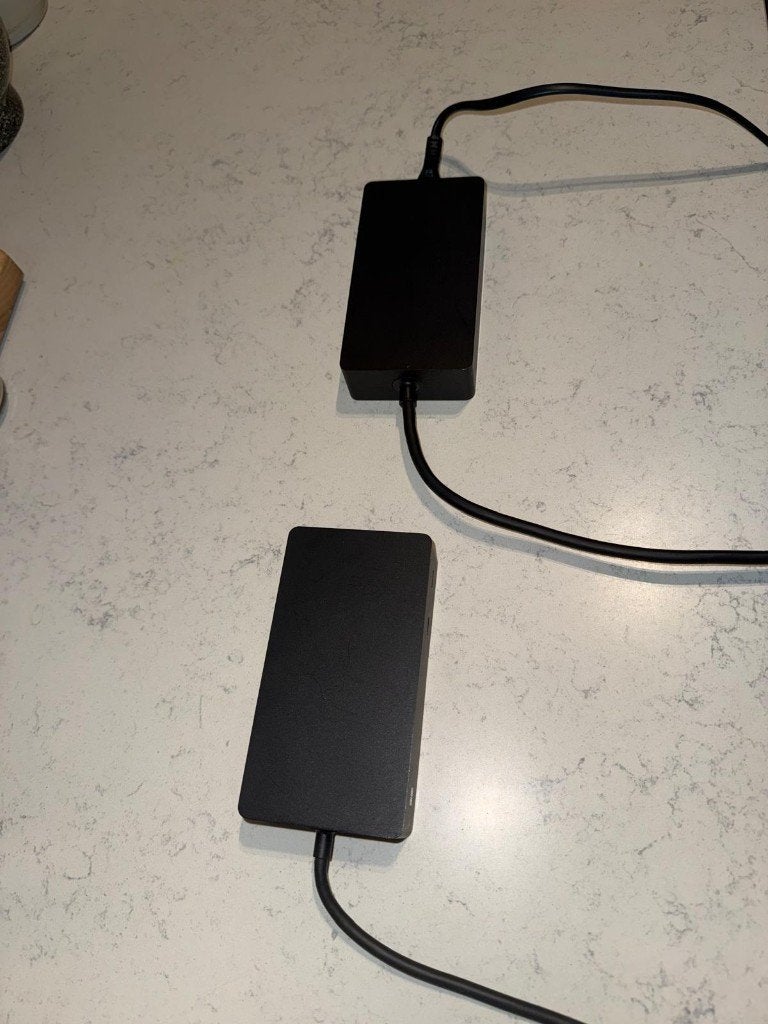 Microsoft Surface Dock 2 – compleet met originele voeding