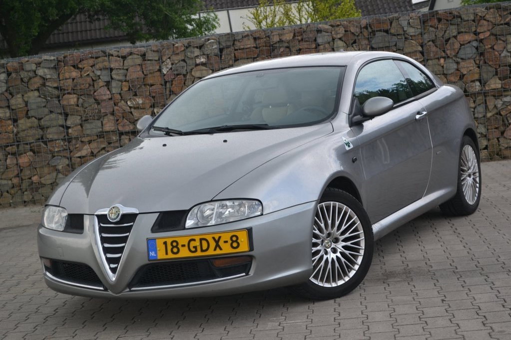 Alfa Romeo GT 2.0 JTS Liefhebbers auto lage-km! /lees tekst/, Auto's, Alfa Romeo, Voorwielaandrijving, Gebruikt, 1295 kg, 400 kg