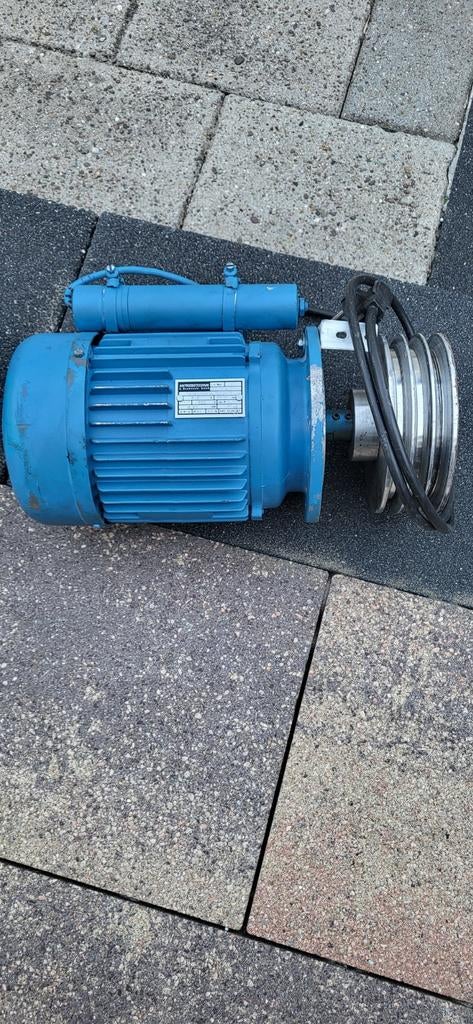 Elektro motor 220V, Ophalen of Verzenden, Zo goed als nieuw, Elektromotor