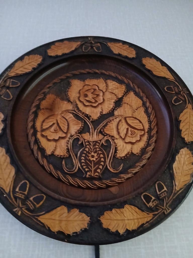 Decoratieve Houten Wandplaat met Bloemen en Eikels, Ophalen of Verzenden