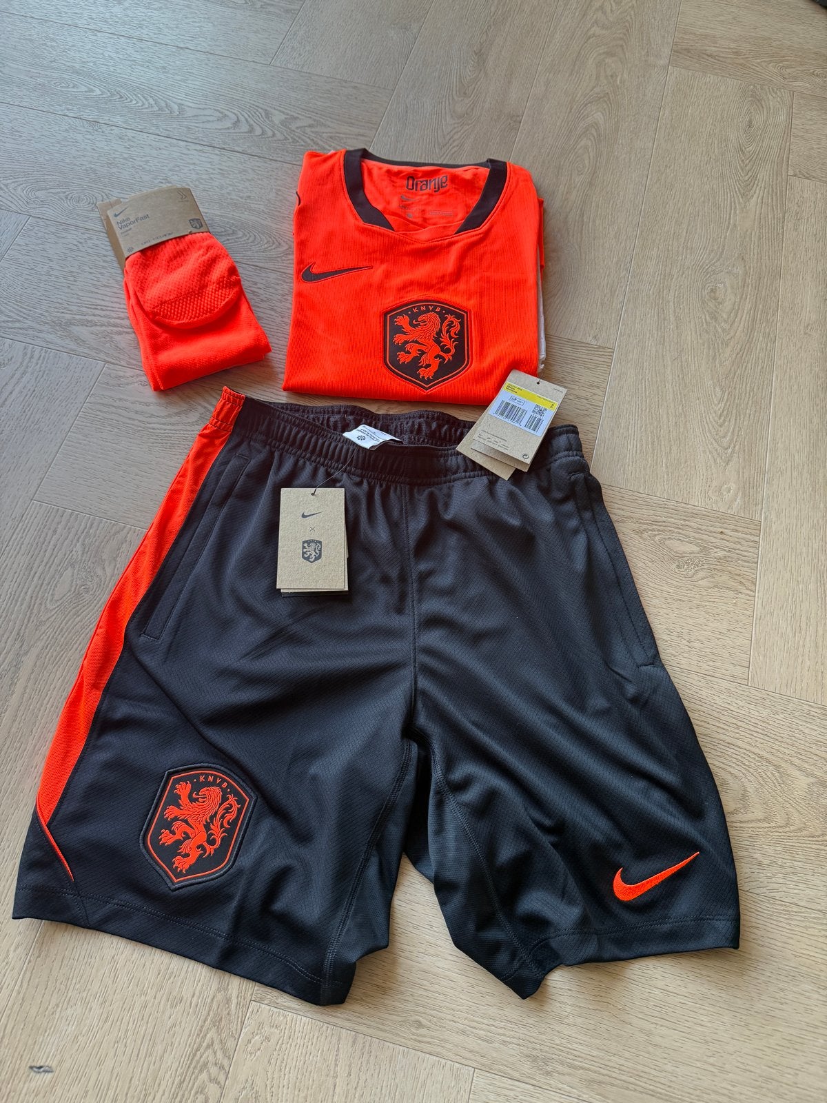 Nederlands Elftal Thuistenue (Shirt, Broekje, Sokken) -Nieuw, Maat S, Ophalen of Verzenden, Nieuw, Set