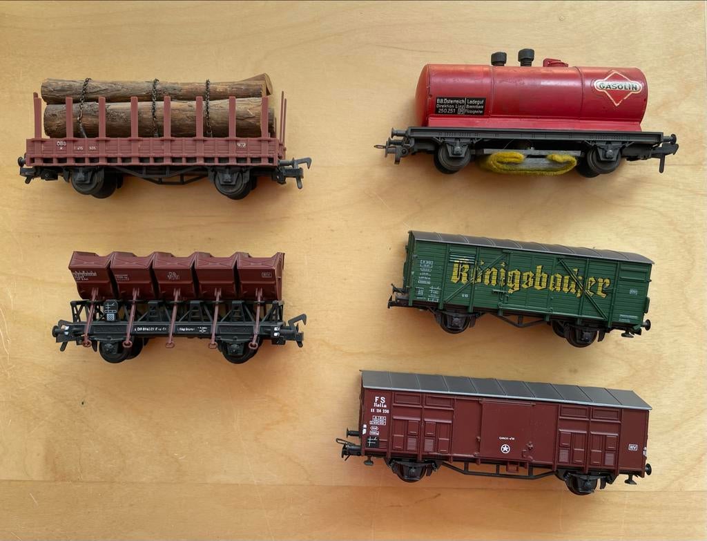 Vijf HO modelspoor wagons, Gebruikt, Gelijkstroom, -, -