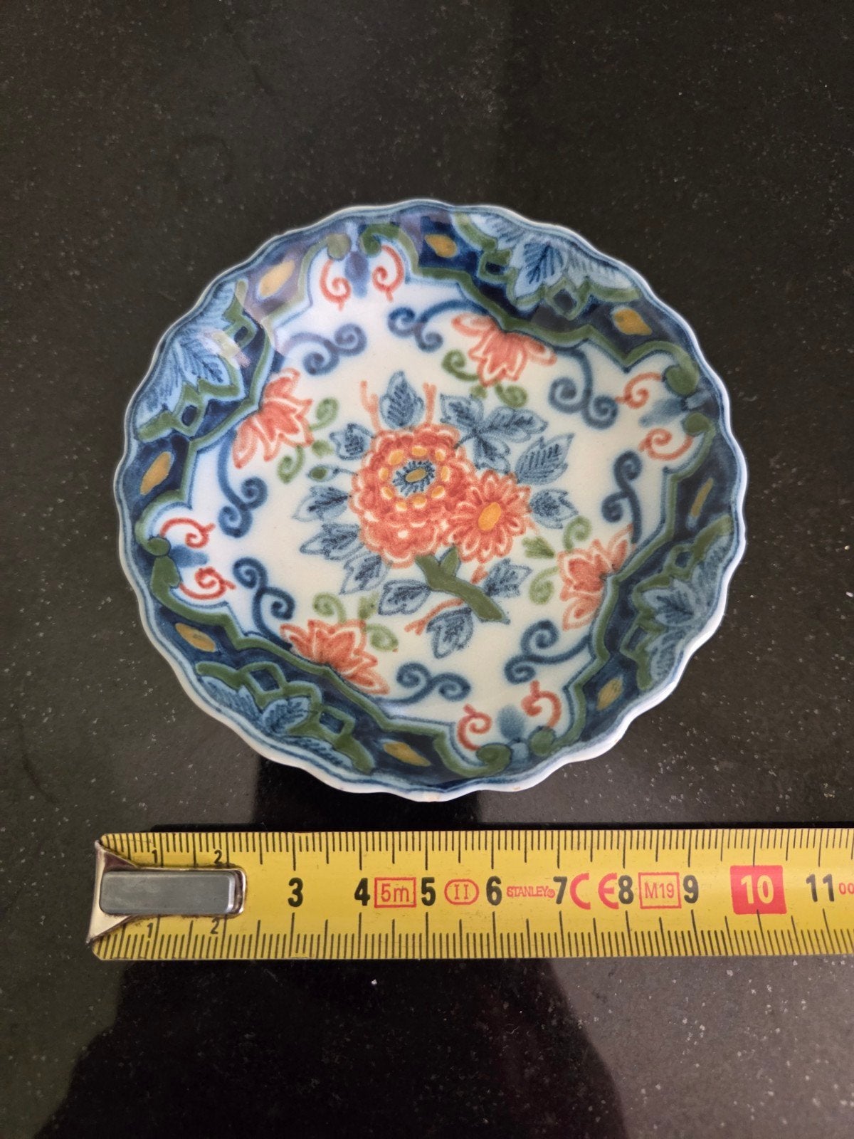 Makkum Aardewerk Wandbordje - Bloemenmotief, Ophalen of Verzenden