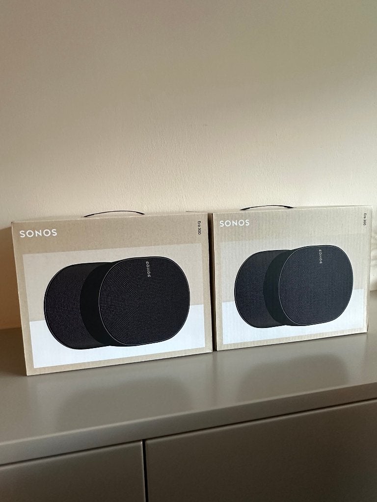 Foto 2 van Sonos Era 300 Zwart en Wit *Extra Korting* t/m Vrijdag