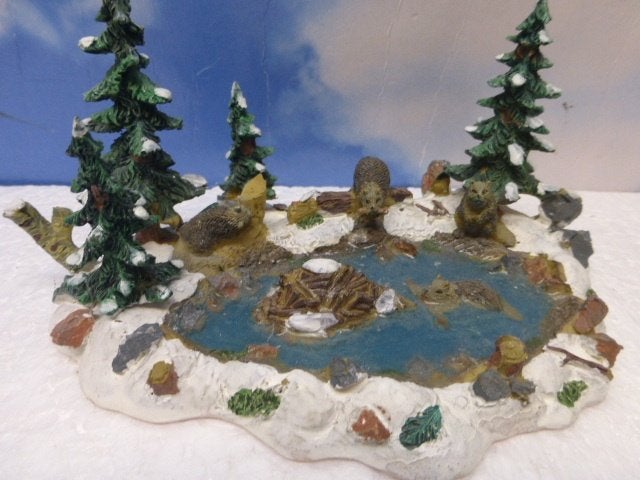 lemax house building kerstdorp bevers scenery accessoire, Diversen, Kerst, Ophalen of Verzenden, Zo goed als nieuw