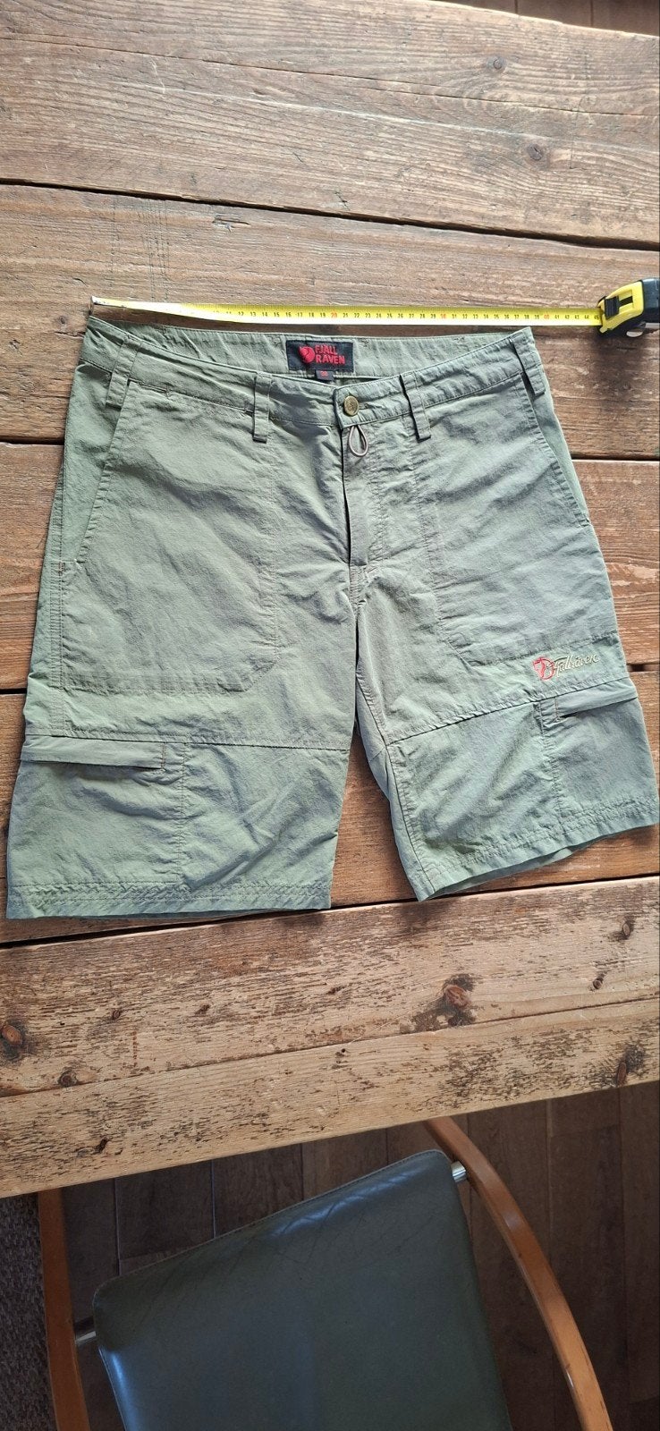 Wandel korte broek Fjällräven maat 38 khaki groen
Khaki kleu, Ophalen of Verzenden, Zo goed als nieuw, Kleding