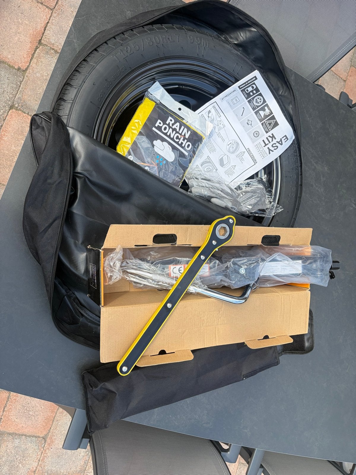 Thuisbrenger 17 inch reservewiel met krik en moersleutel, Auto-onderdelen, Ophalen, Banden en Velgen, Nieuw, 17 inch