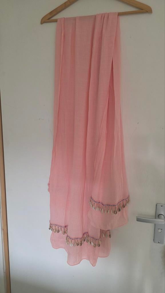 Ibiza sjaal met schelpen roze, Kleding | Dames, Overige typen, Maat 46/48 (XL) of groter, Ophalen of Verzenden, Zo goed als nieuw