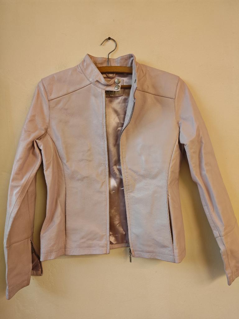 Jas Isaco, Ophalen of Verzenden, Zo goed als nieuw, Maat 38/40 (M), Roze