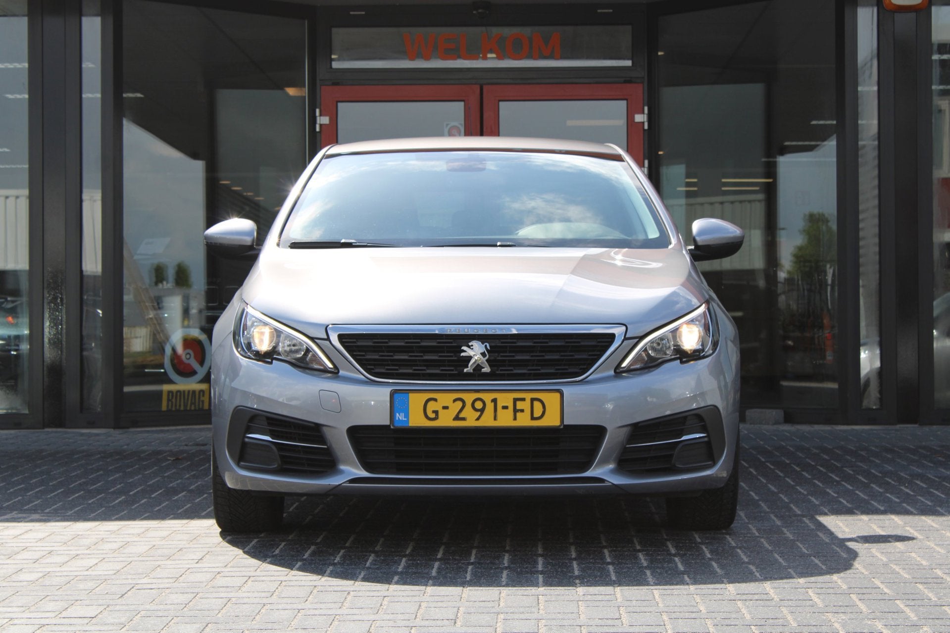 Peugeot 308 SW 1.2 PureTech Active, Trekhaak, cruise control, Voorwielaandrijving, Stof, Gebruikt, 1199 cc