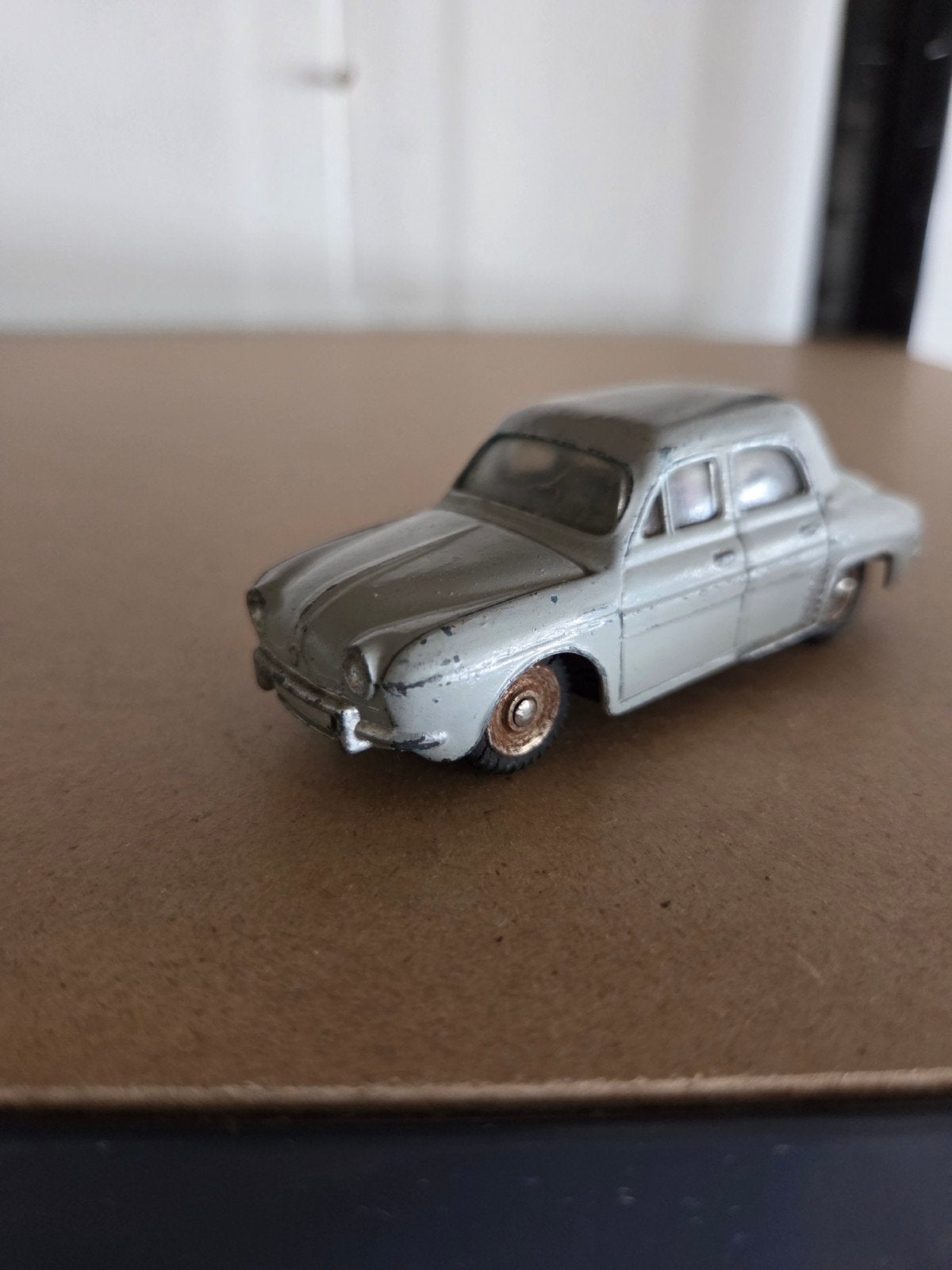 Renault Dauphine dinky toys 24E, Ophalen, Gebruikt, Auto, Dinky Toys