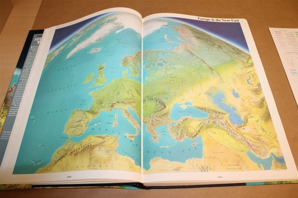 Times Atlas of the World — Comprehensive Edition 1990 Groot, Boeken, Gelezen, Ophalen of Verzenden, Landkaart, 1800 tot 2000