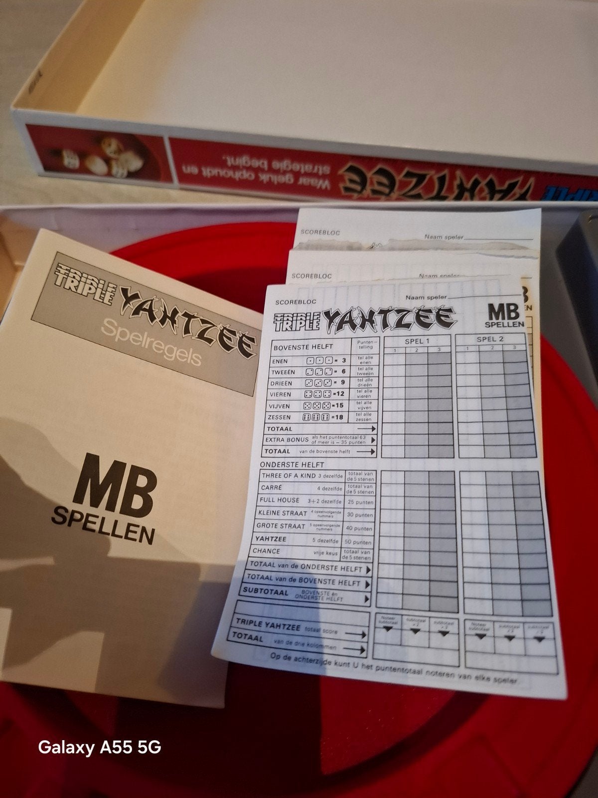 Triple Yahtzee dobbelspel - MB Spellen, Hobby en Vrije tijd, Gezelschapsspellen | Bordspellen, Ophalen of Verzenden, Consumercare@hasbro.nl