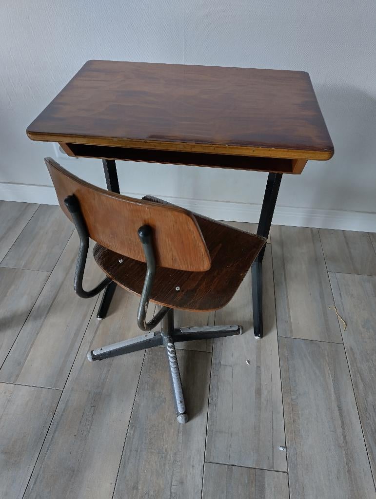 Kinderbureau gerestaureerd, Huis en Inrichting, Bureaus, Ophalen, Opbergruimte, 60 cm, Hout