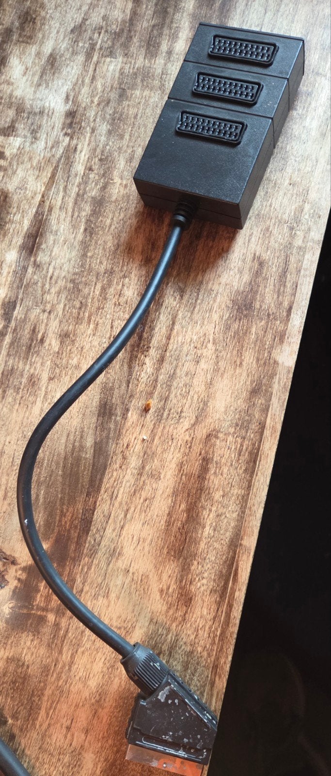 SCART-kabel 2 x en SCART-splitter - Gebruikt, Ophalen of Verzenden, Gebruikt, Minder dan 2 meter, Scartkabel