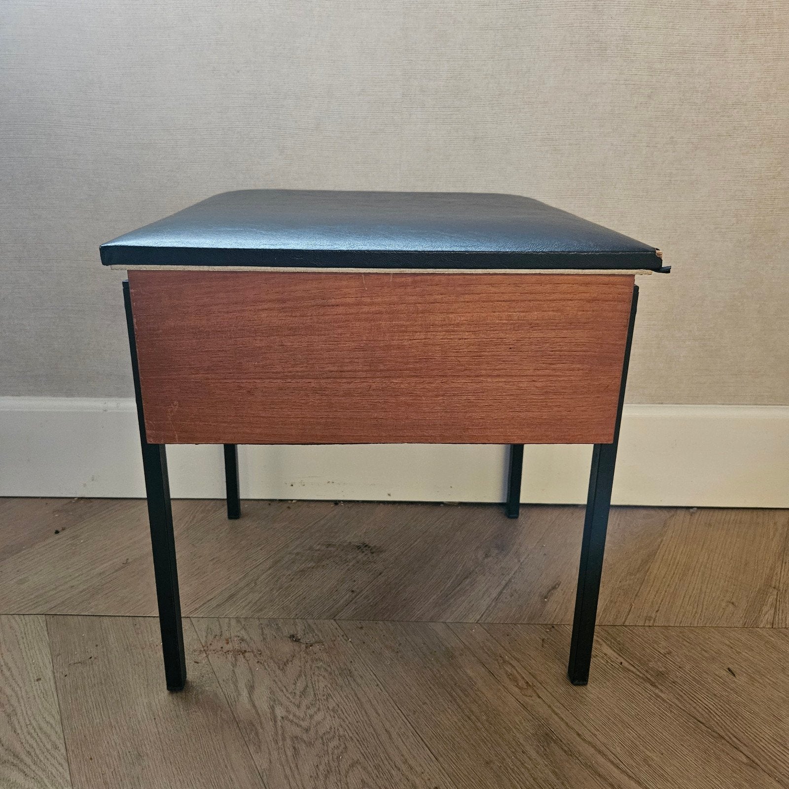 Vintage/ mid century kruk/naaikastje, Ophalen, Gebruikt, Minder dan 45 cm