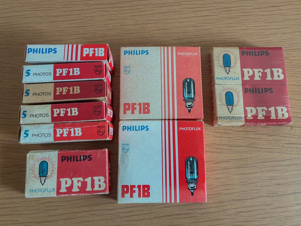 8x5 en 2x10 (60) PF1B flitslampen van Philips, Ophalen of Verzenden, Zo goed als nieuw, Flitslamp, Philips