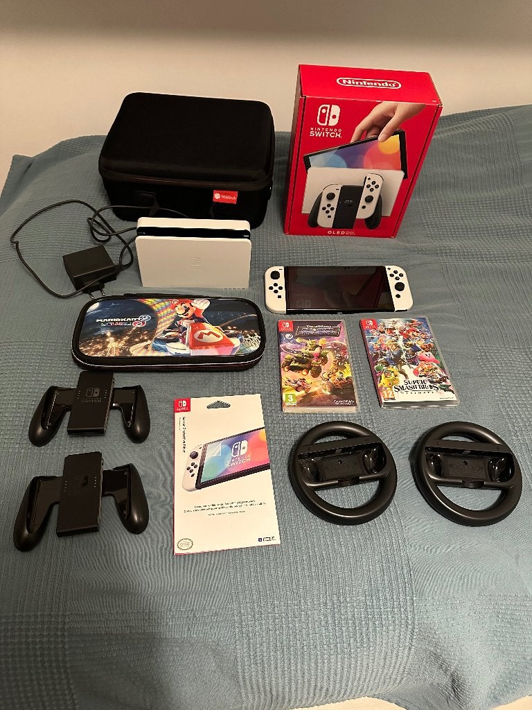 Nintendo Switch Oled wit met spellen en veel accessoires, Switch OLED, Met games, Ophalen of Verzenden, Zo goed als nieuw