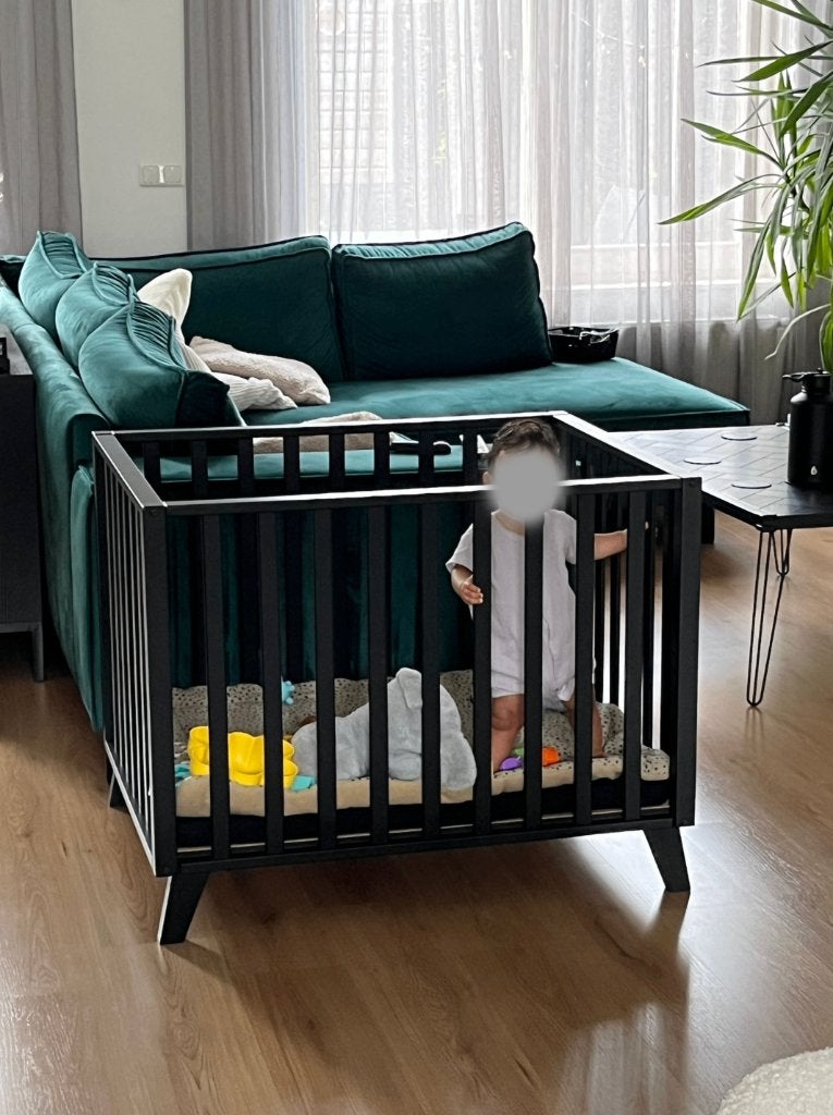 Baby box zwart op pootjes incl matras, Kinderen en Baby's, Ophalen, Gebruikt