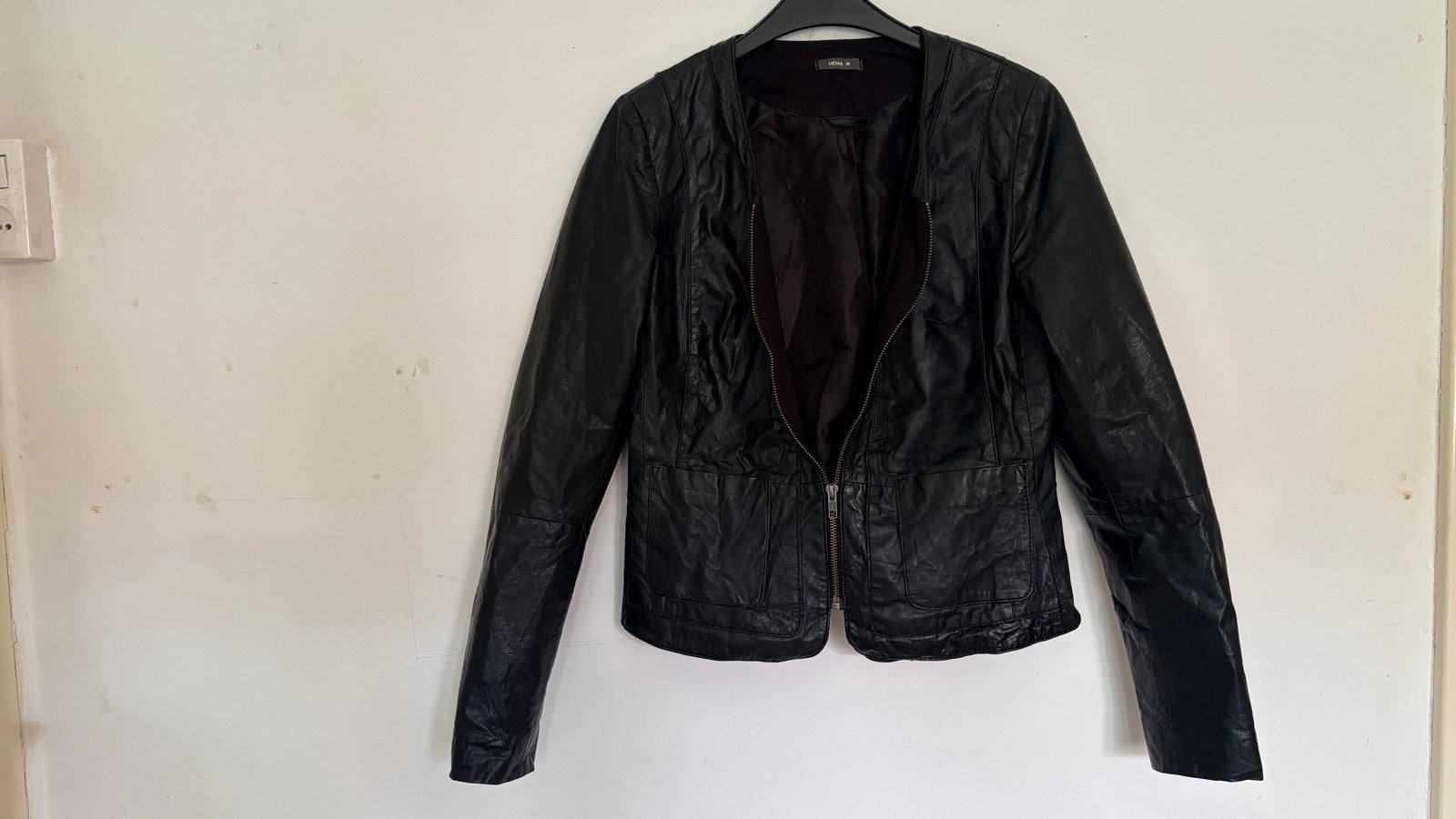 Getailleerd zwart leren jasje, maat M, Kleding | Dames, Jassen | Zomer, Ophalen of Verzenden, Gedragen, Maat 38/40 (M), Zwart