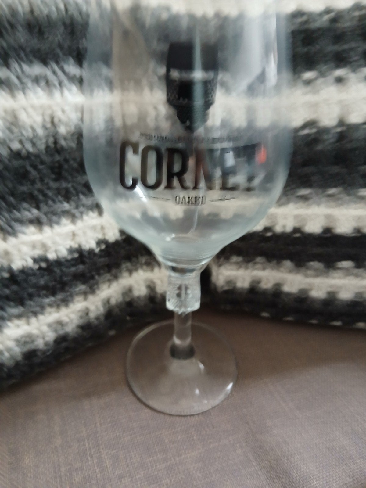 Cornet Oaked bierglas met ridderhelm opdruk, Ophalen, Zo goed als nieuw, Glas of Glazen, Overige merken