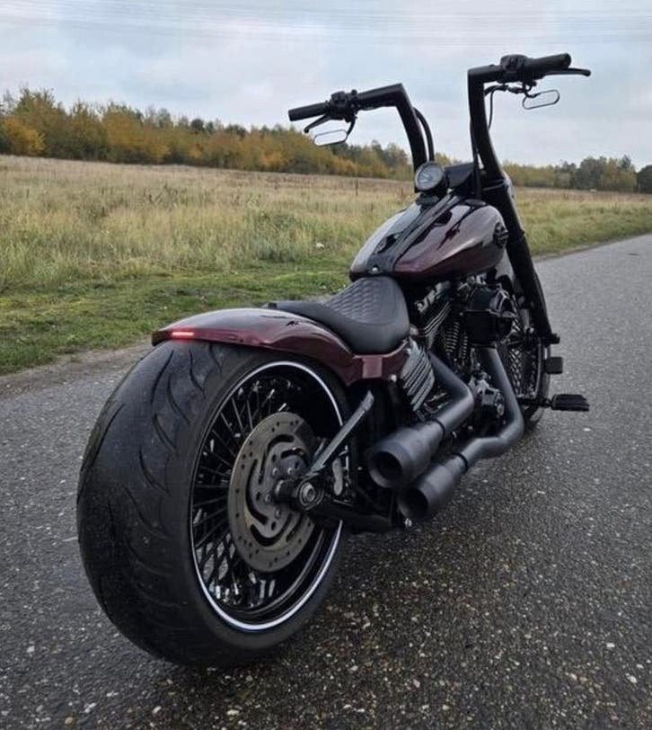Harley Rocker Custom breakout lookalike Airride & Big Spoke, Motoren, 2 cilinders, Chopper, Gebruikt, Particulier